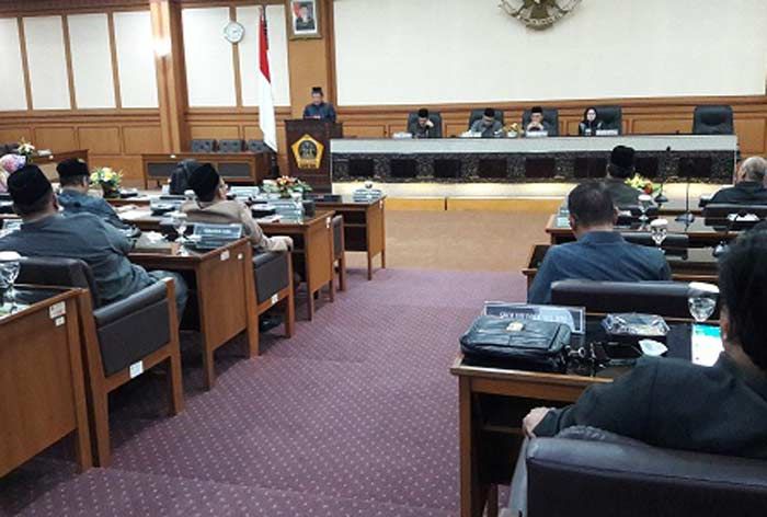 Menyerah, DPRD Gresik Akhirnya Setujui Proyek Islamic Center Menyerah, DPRD Gresik Akhirnya Setujui Proyek Islamic Center