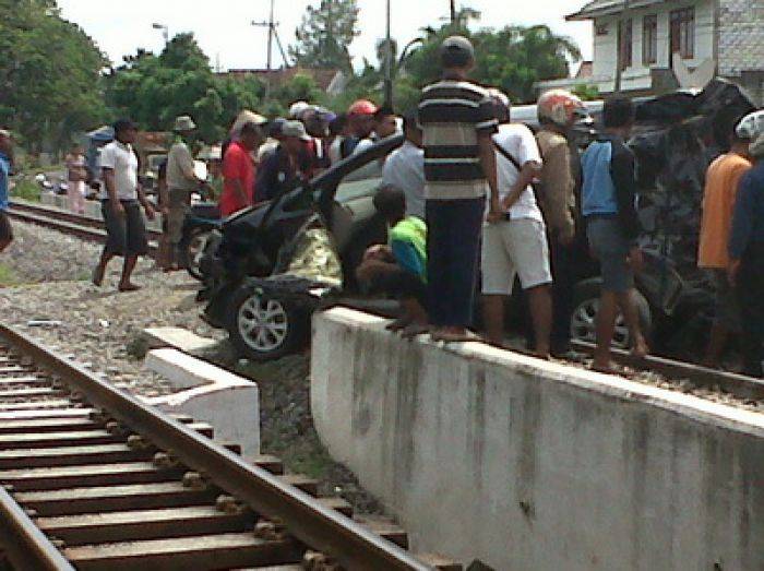 Rombongan Asal Jombang Usai Hadiri Mantenan di Bojonegoro