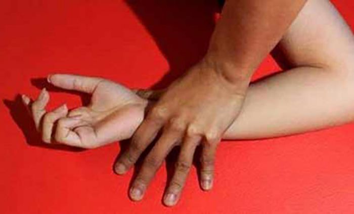 Takut Foto Bugilnya Disebar, Pelajar SMP di Jombang Terpaksa Turuti Nafsu Birahi Teman Facebook Takut Foto Bugilnya Disebar, Pelajar SMP di Jombang Terpaksa Turuti Nafsu Birahi Teman Facebook