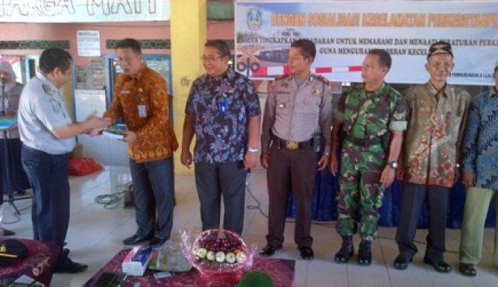 Tanggapi Demo, PT KAI Bangun Tiga Palang Pintu KA di Duduksampeyan Gresik Tanggapi Demo, PT KAI Bangun Tiga Palang Pintu KA di Duduksampeyan Gresik