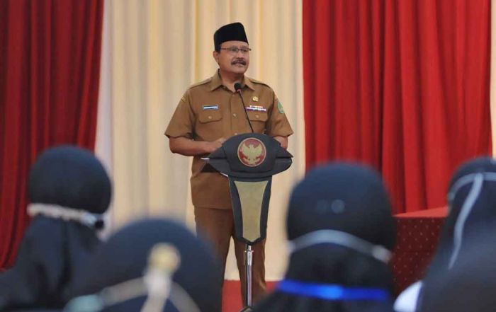 Gus Ipul Ajak Pejabat Fungsional yang Telah Dilantik untuk Bekerja Secara Optimal Gus Ipul Ajak Pejabat Fungsional yang Telah Dilantik untuk Bekerja Secara Optimal
