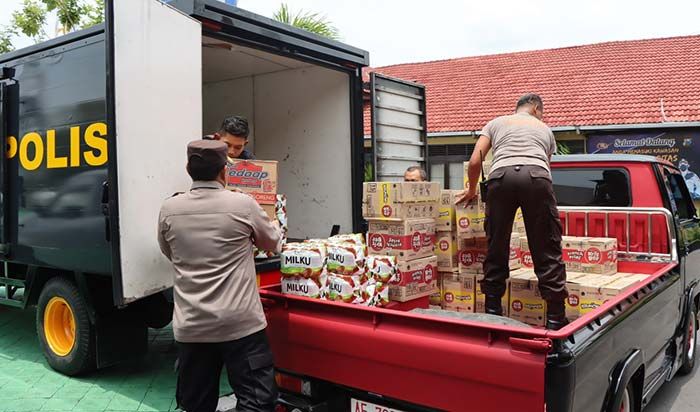 Polres Ngawi Kirim Bantuan untuk Korban Banjir di Desa Tasikmadu Trenggalek Polres Ngawi Kirim Bantuan untuk Korban Banjir di Desa Tasikmadu Trenggalek