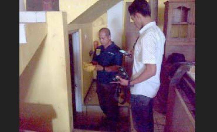 Warga Jalan Erlangga Geger, Karyawan Meubel Ditemukan Tewas Telanjang di Kamar Mandi Warga Jalan Erlangga Geger, Karyawan Meubel Ditemukan Tewas Telanjang di Kamar Mandi