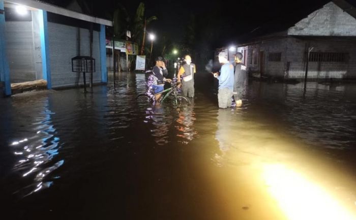 Diguyur Hujan 4 Jam, Banjir Rendam Lima Desa di Wonodadi, Blitar Diguyur Hujan 4 Jam, Banjir Rendam Lima Desa di Wonodadi, Blitar