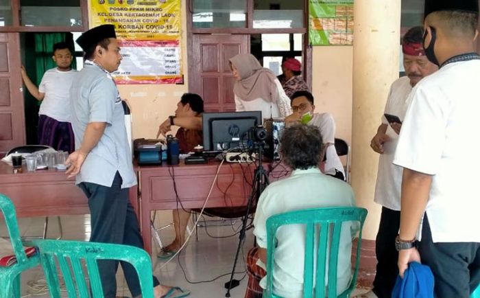 Realisasikan Program Jebol, Dispenduk Pamekasan Lakukan Perekaman E-KTP di Balai Desa Realisasikan Program Jebol, Dispenduk Pamekasan Lakukan Perekaman E-KTP di Balai Desa