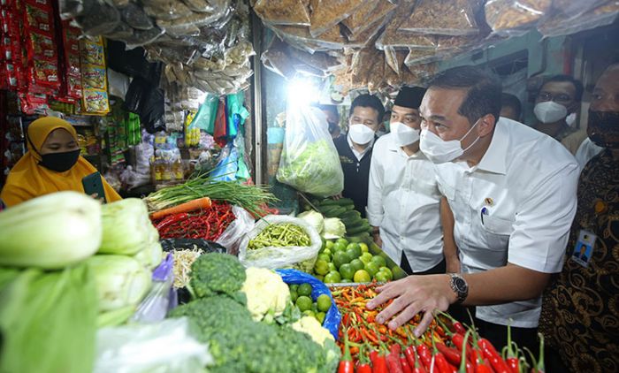 Mendag Kunjungi Pasar Wonokromo, Puji Harga Sembako di Surabaya Paling Stabil