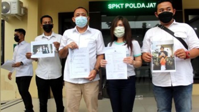 Dicerai Suami Tanpa Pemberitahuan, Anaknya juga Raib, Linda Sesenggukan Lapor Polda Jatim Dicerai Suami Tanpa Pemberitahuan, Anaknya juga Raib, Linda Sesenggukan Lapor Polda Jatim