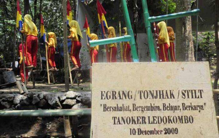 Festival Egrang di Kecamatan Ledokombo jadi Daya Tarik Wisata Jember