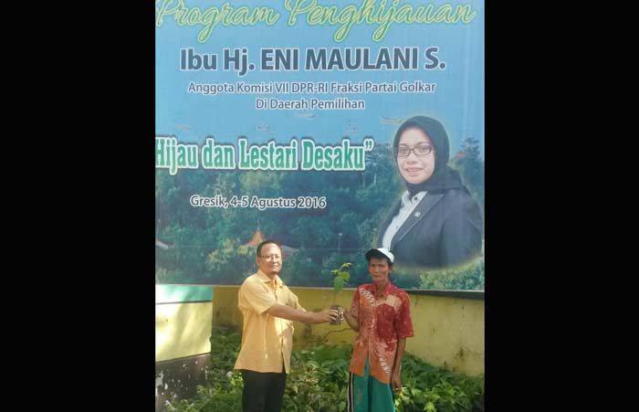 Hijaukan Desa, Golkar Gresik Sebar 10.000 Bibit Pohon Hijaukan Desa, Golkar Gresik Sebar 10.000 Bibit Pohon