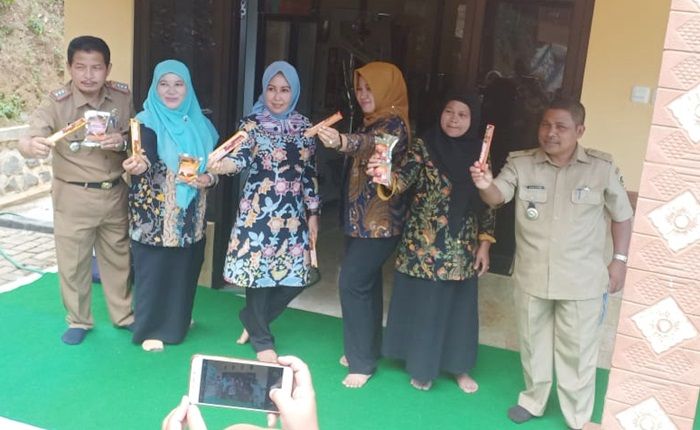 Bisa Dongkrak Pariwisata, Ketua TP PKK Madiun Apresiasi UMKM Coklat Desa Bodag Bisa Dongkrak Pariwisata, Ketua TP PKK Madiun Apresiasi UMKM Coklat Desa Bodag