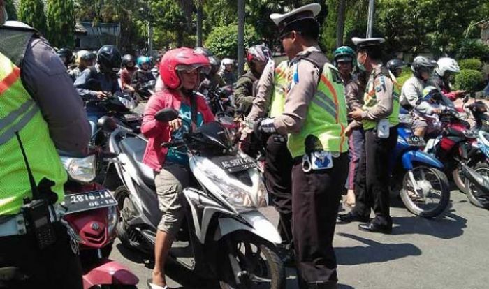 Ratusan Pengendara R2 Terjaring Razia Operasi Patuh Semeru 2019 Ratusan Pengendara R2 Terjaring Razia Operasi Patuh Semeru 2019