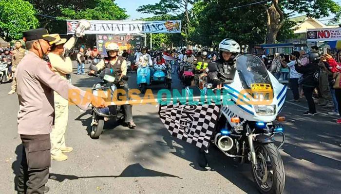 Vespa Merah Putih 2025 di Kediri Jadi Ajang Silaturahmi Pecinta Otomotif Klasik