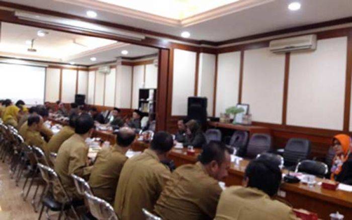 Banggar DPRD Gresik Blejeti Kinerja 18 Camat Banggar DPRD Gresik Blejeti Kinerja 18 Camat