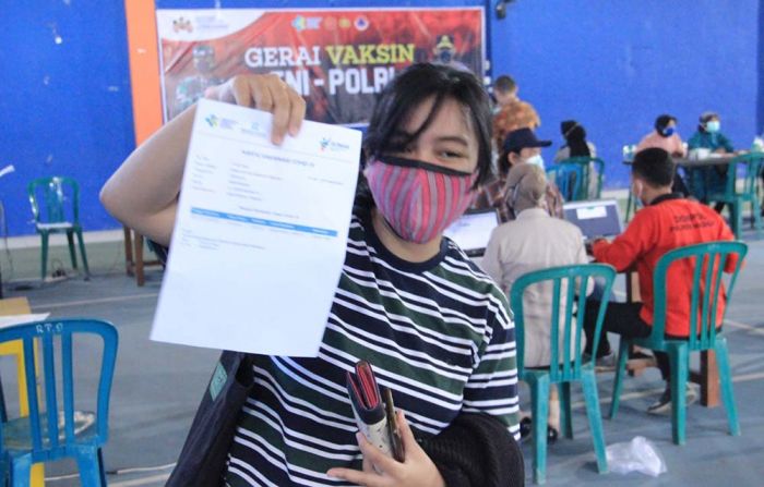 260 Warga Madiun Ikuti Vaksinasi Massal di Gor Tunggal Panuluhan 260 Warga Madiun Ikuti Vaksinasi Massal di Gor Tunggal Panuluhan