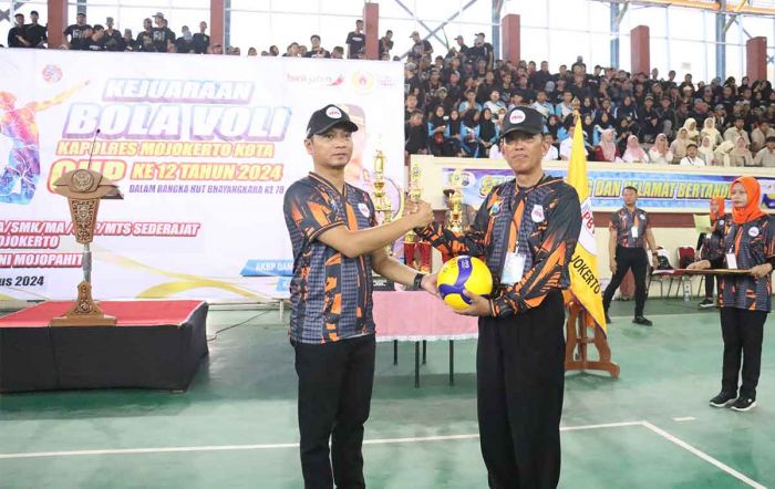 Pesan Kapolres Mojokerto Kota saat Buka Kejuaraan Voli Antarpelajar Pesan Kapolres Mojokerto Kota saat Buka Kejuaraan Voli Antarpelajar