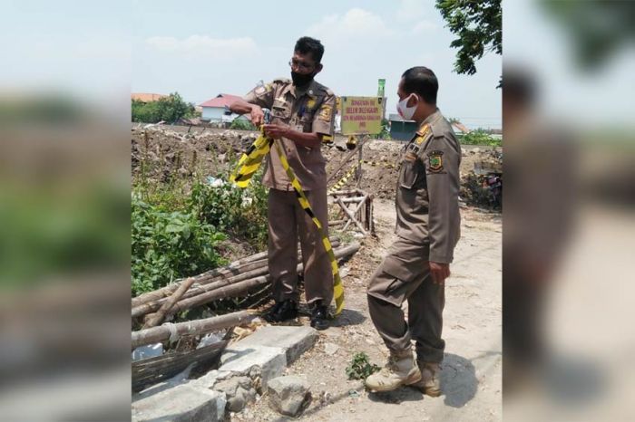 Tak Kantongi Izin, Satpol PP Stop Pembangunan Gerai Makanan Nasional di Jalan Benpas Tak Kantongi Izin, Satpol PP Stop Pembangunan Gerai Makanan Nasional di Jalan Benpas