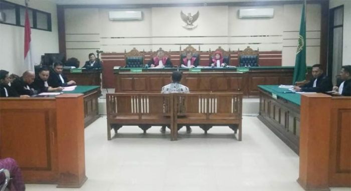 Sidang Kasus OTT BPPKAD Gresik, Terdakwa Muktar Cokot Bupati Sambari dan Wakil Bupati 