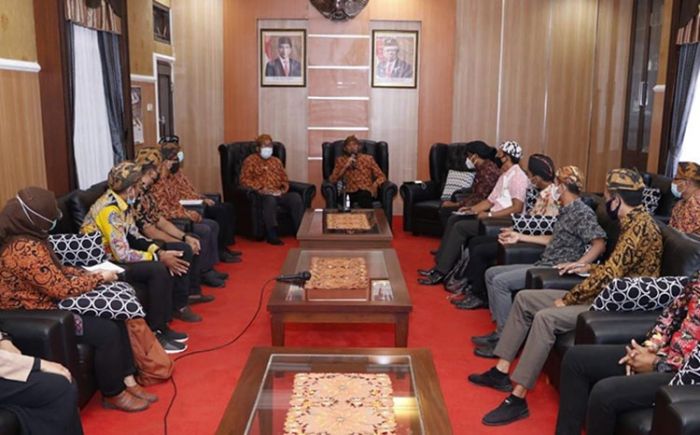Bupati Sumenep Ajak HPI Kerja Bareng Dongkrak dan Kembangkan Wisata Bupati Sumenep Ajak HPI Kerja Bareng Dongkrak dan Kembangkan Wisata