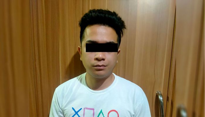 Pria di Tuban Diamankan Polisi Saat Transaksi Chip Higgs Domino Pria di Tuban Diamankan Polisi Saat Transaksi Chip Higgs Domino