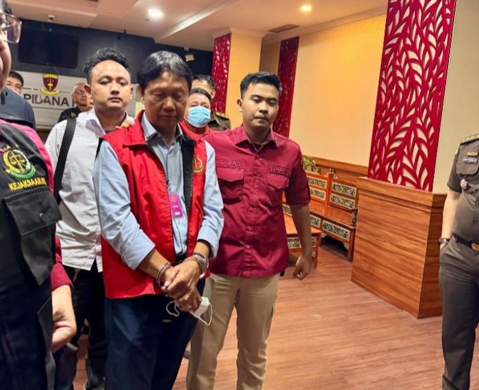 Kejati Jatim Tahan Eks Direktur Polinema atas Dugaan Korupsi Pengadaan Tanah Perluasan Kampus Kejati Jatim Tahan Eks Direktur Polinema atas Dugaan Korupsi Pengadaan Tanah Perluasan Kampus