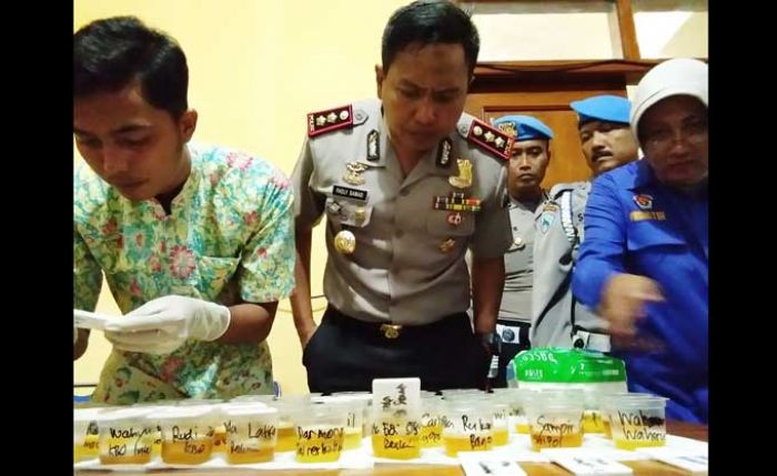 46 Perwira dan Pejabat Utama Polres Tuban Dites Urine Dadakan 46 Perwira dan Pejabat Utama Polres Tuban Dites Urine Dadakan