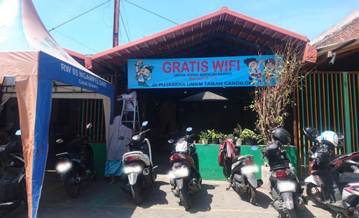 Inspiratif, Pujasera di Sidoarjo Berikan Wifi dan Teh Hangat Gratis Bagi Pelajar Daring Inspiratif, Pujasera di Sidoarjo Berikan Wifi dan Teh Hangat Gratis Bagi Pelajar Daring