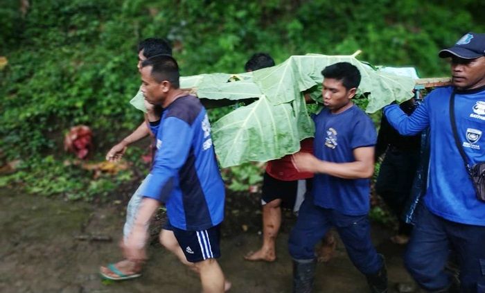 ​Sekeluarga Terseret Air Bah di Kalibendo Banyuwangi, Ibu Meninggal, Bayinya Hilang