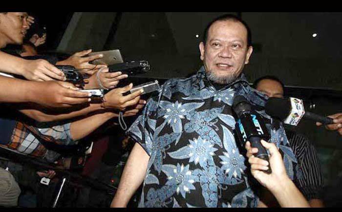La Nyalla Ditangkap Otoritas Singapura: Tiba di Indonesia, Langsung Diserahkan ke Jaksa La Nyalla Ditangkap Otoritas Singapura: Tiba di Indonesia, Langsung Diserahkan ke Jaksa
