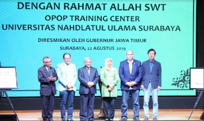 ​Khofifah Resmikan OPOP Training Center, 30 Pesantren Siap Jadi Pilot Project Program OPOP