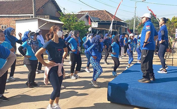 Ketua DPC Demokrat Kabupaten Mojokerto Gelar Senam Sehat Bareng Ratusan Emak-emak