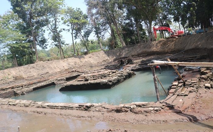 Ekskavasi Situs Sumberbeji Jombang, BPCB Jatim Temukan Pangkal Saluran Air Ekskavasi Situs Sumberbeji Jombang, BPCB Jatim Temukan Pangkal Saluran Air