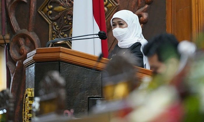 Gubernur Khofifah Sampaikan LKPJ 2021, Kinerja Pemprov Jatim Capai 96,41 Persen Gubernur Khofifah Sampaikan LKPJ 2021, Kinerja Pemprov Jatim Capai 96,41 Persen