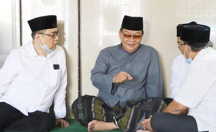Sowan ke Gus Hasyim Tambak Sumur, Cabup Kelana Didoakan Pimpin Sidoarjo Sowan ke Gus Hasyim Tambak Sumur, Cabup Kelana Didoakan Pimpin Sidoarjo