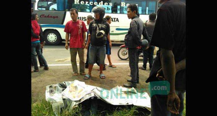 Kecelakaan di Raya Gilang Sidoarjo, Pengendara Motor Tewas Dilindas Tronton Kecelakaan di Raya Gilang Sidoarjo, Pengendara Motor Tewas Dilindas Tronton