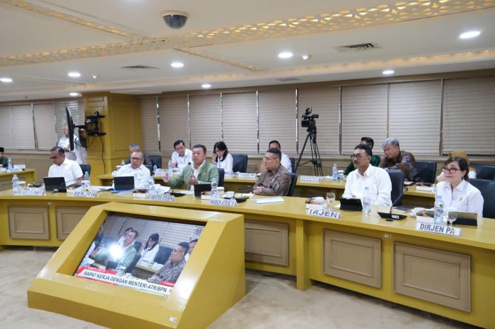 Rapat dengan Komite I DPD RI, Menteri Nusron Tegaskan Komitmen Kepastian Hukum Tanah Ulayat Rapat dengan Komite I DPD RI, Menteri Nusron Tegaskan Komitmen Kepastian Hukum Tanah Ulayat