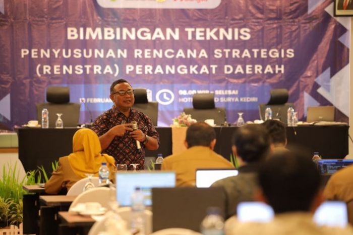 Upayakan Pembangunan Terukur, Bappeda dan Inspektorat Kota Kediri Gelar Bimtek Penyusunan Renstra Upayakan Pembangunan Terukur, Bappeda dan Inspektorat Kota Kediri Gelar Bimtek Penyusunan Renstra