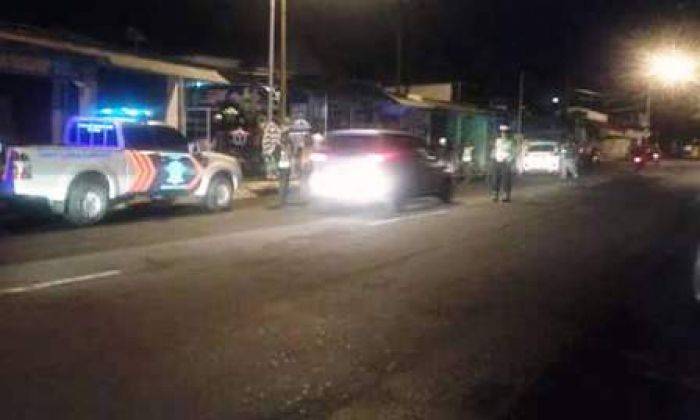 Polres Kota Batu Jaga Perbatasan dan Razia Kendaraan untuk Antisipasi Teroris Polres Kota Batu Jaga Perbatasan dan Razia Kendaraan untuk Antisipasi Teroris