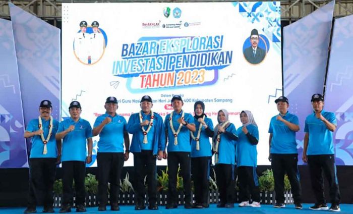 Oknum dari Dinas Pendidikan di Sampang Diduga Tarik Sumbangan untuk Bazar Pendidikan Oknum dari Dinas Pendidikan di Sampang Diduga Tarik Sumbangan untuk Bazar Pendidikan