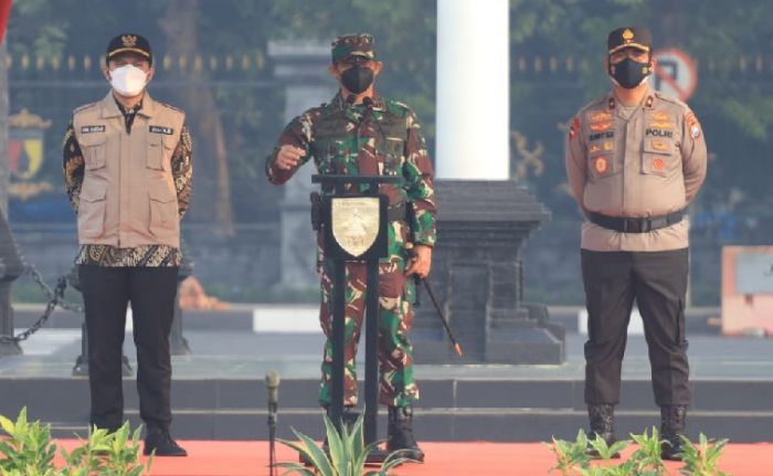 Gelar Pasukan Pelaksanaan PPKM Darurat di Jatim, Berikut Aturannya Hingga Tingkat RT Gelar Pasukan Pelaksanaan PPKM Darurat di Jatim, Berikut Aturannya Hingga Tingkat RT