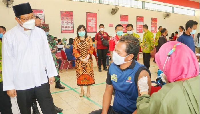 Kota Pasuruan Menuju Level 1, Gus Ipul Gencarkan Vaksinasi untuk Lansia Kota Pasuruan Menuju Level 1, Gus Ipul Gencarkan Vaksinasi untuk Lansia