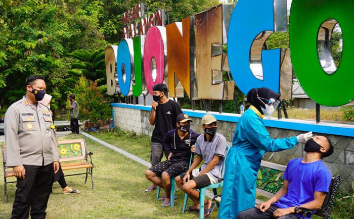 Pastikan Penerapan Prokes Covid-19, Kapolres Bojonegoro Cek Sejumlah Lokasi Wisata Pastikan Penerapan Prokes Covid-19, Kapolres Bojonegoro Cek Sejumlah Lokasi Wisata