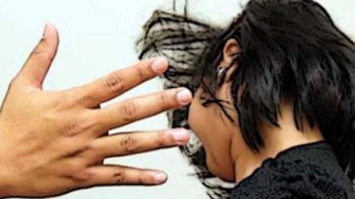 Tempeleng Anak Sendiri, Tukang Terapi Telinga Terkenal di Jombang Dipolisikan Tempeleng Anak Sendiri, Tukang Terapi Telinga Terkenal di Jombang Dipolisikan