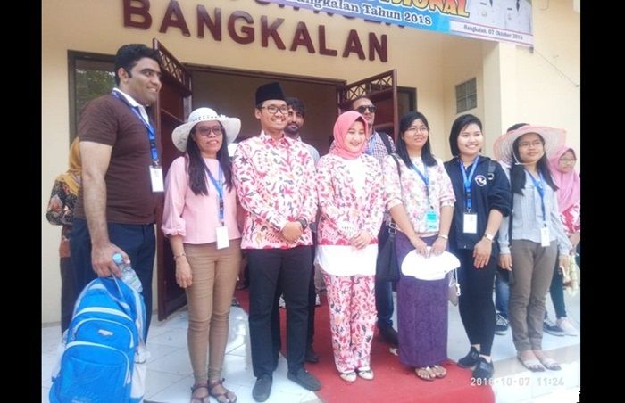 Karapan Sapi Ramaikan HUT Bangkalan ke-487 Karapan Sapi Ramaikan HUT Bangkalan ke-487