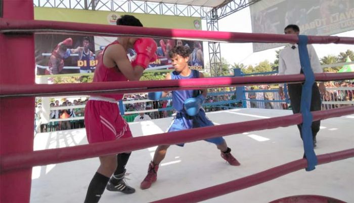 Porprov VI: Atlet Tinju Tuban Menang TKO atas Kota Pasuruan, Lawan Sampai Muntah-muntah Porprov VI: Atlet Tinju Tuban Menang TKO atas Kota Pasuruan, Lawan Sampai Muntah-muntah