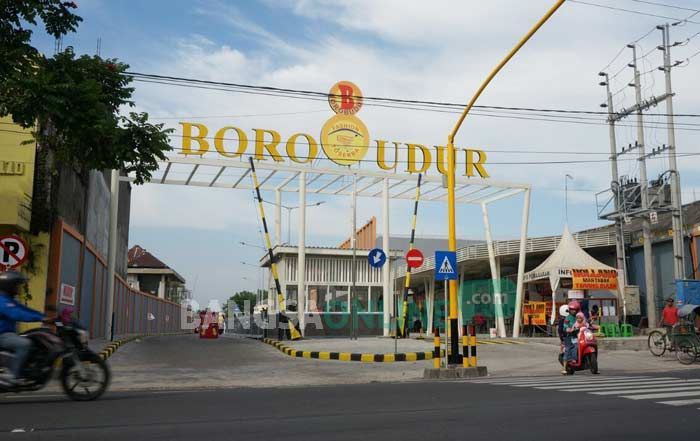 Larang Karyawan Berjilbab, DPRD Jombang Desak Swalayan Borobudur dan Keraton Ditutup