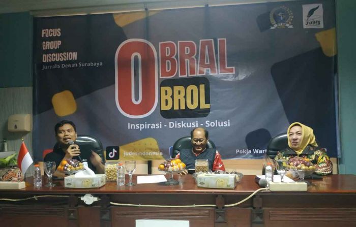 Pakar Sosial dan Komisi A DPRD Surabaya Minta Penempelan Stiker Warga Miskin Dikaji Ulang Pakar Sosial dan Komisi A DPRD Surabaya Minta Penempelan Stiker Warga Miskin Dikaji Ulang