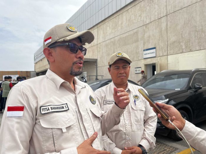 Jemaah Langsung Terima Koper di Hotel, Petugas PPIH Pastikan Layanan Bagasi Bandara Madinah 24 Jam