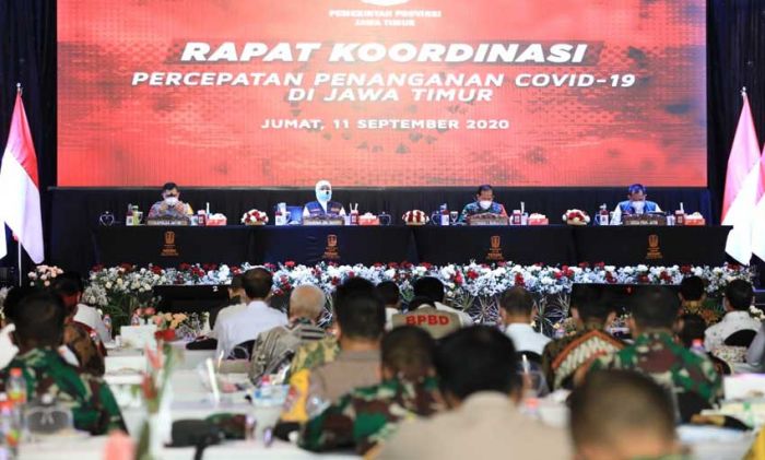 Di Depan Bupati-Wali Kota, Gubernur Khofifah: Waspadai Klaster Baru, Maksimalkan Realisasi Anggaran Di Depan Bupati-Wali Kota, Gubernur Khofifah: Waspadai Klaster Baru, Maksimalkan Realisasi Anggaran