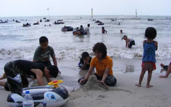 Komisi II DPRD Gresik Minta Pemkab Ambil Alih Pengelolaan Wisata Pantai Delegan Komisi II DPRD Gresik Minta Pemkab Ambil Alih Pengelolaan Wisata Pantai Delegan