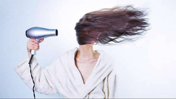 Hindari Kebiasaan Ini Untuk Menjaga Rambut Tetap Indah Hindari Kebiasaan Ini Untuk Menjaga Rambut Tetap Indah